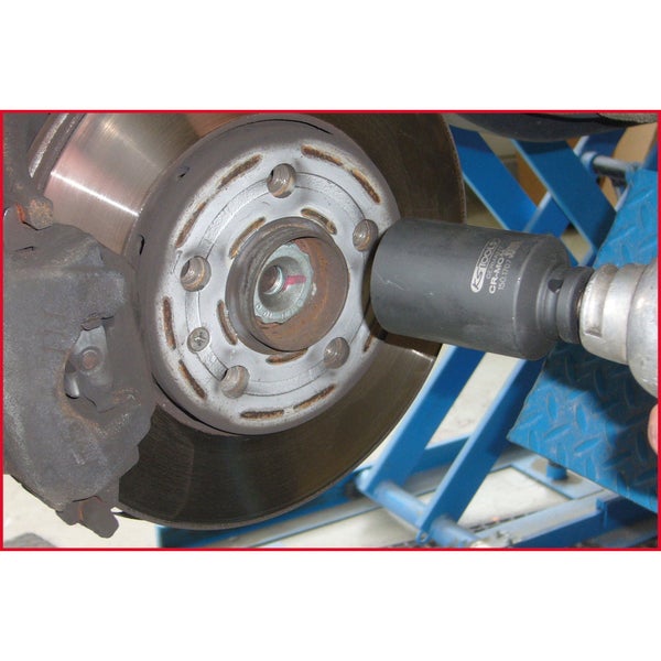 Technische Zeichnung eines Ringschlüssels mit Maßangaben