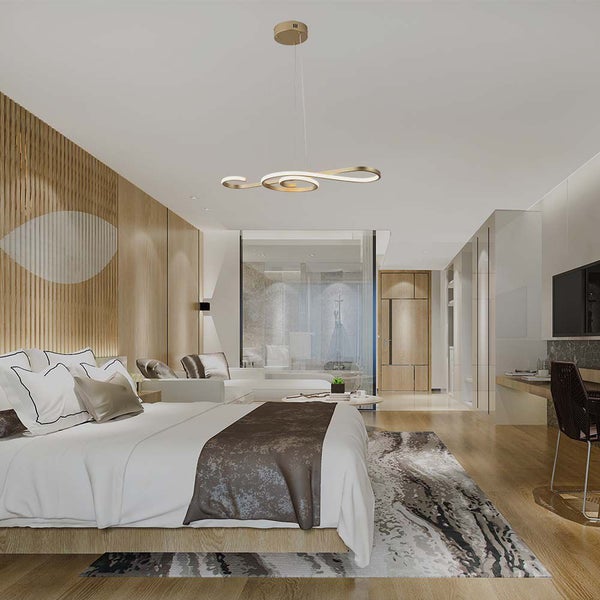 Modernes Schlafzimmer mit dekorativer Hängeleuchte im geschwungenen Design