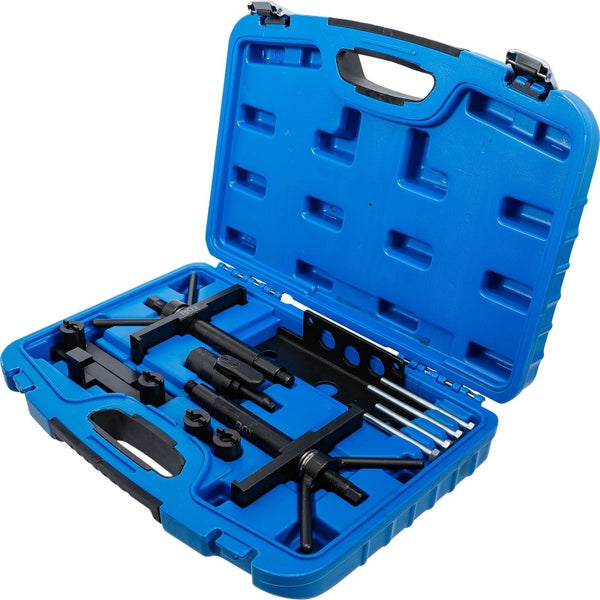 Werkzeugsatz mit Abziehern und Adaptern in einem blauen Kunststoffkoffer