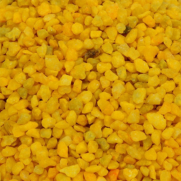 Gelber Aquariumkies zur Dekoration und als Bodengrund.