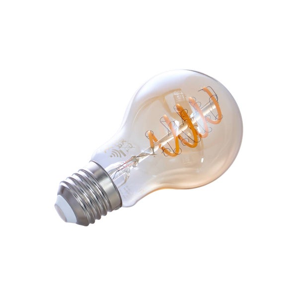 Smartes LED-Filament-Leuchtmittel mit E27-Sockel, goldfarbenem Glas und Spiralfaden.