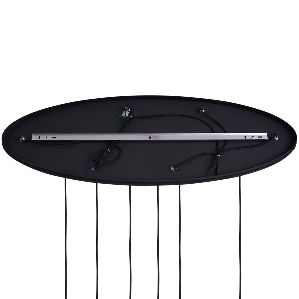 Rückseite einer Hängeleuchte mit ovalem Baldachin und Kabeln