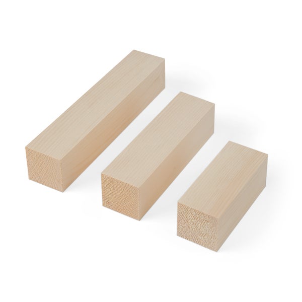 Drei Holzleisten unterschiedlicher Größe