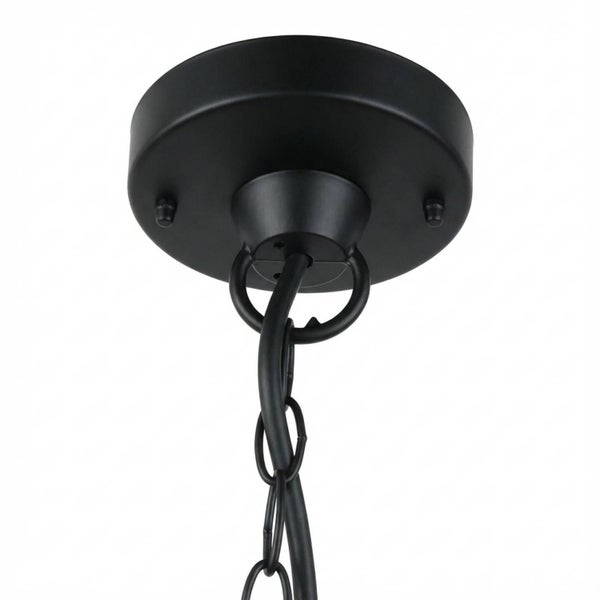 Deckenbefestigung und Kette einer Pendelleuchte