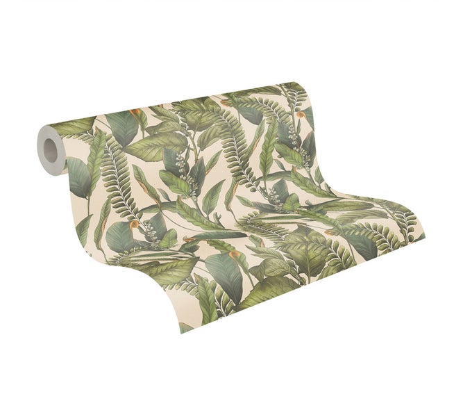 Hocker mit Fellbezug und Teppich mit geometrischem Muster