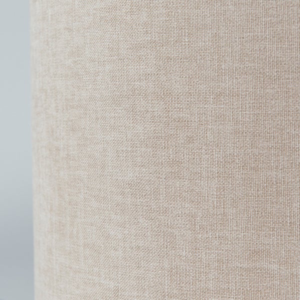 Nahaufnahme des Lampenschirms mit Stoffbezug