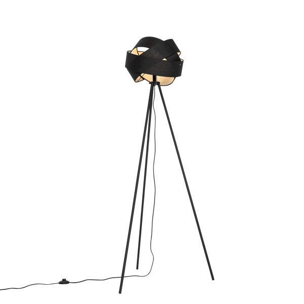 Moderne Stehleuchte mit schwarzem Metalldreibein und Schirm aus schwarzen Stoffbändern.