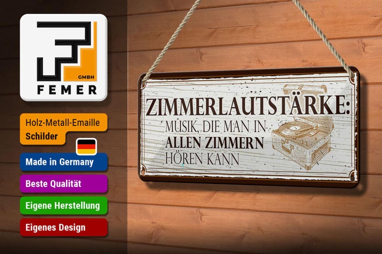 Dekoratives Metallschild mit dem Text Zimmerlautstärke: Musik, die man in allen Zimmern hören kann