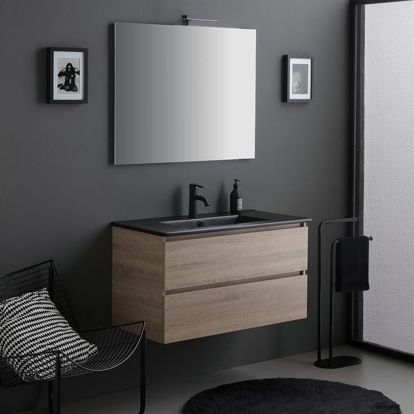 Modernes Badezimmer mit Waschtischunterschrank, Spiegel und Accessoires