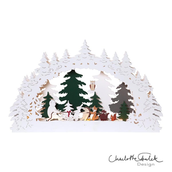 Dekorative Fensterbeleuchtung mit Winterwald- und Tierszene aus Holz