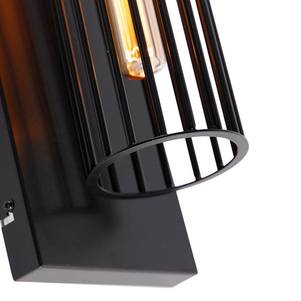 Schwarze Wandleuchte mit Lampenfassung und Gitter