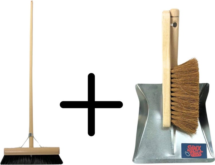 Reinigungsset mit Straßenbesen, Holzstiel, Metallschaufel, Handfeger aus Holz und Synx Tools Logo.