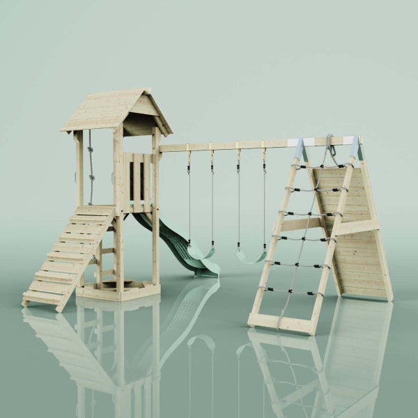 Spielturm aus Holz mit Rutsche, zwei Schaukeln, Kletterwand mit Griffen, Klettertau und Kletternetz.