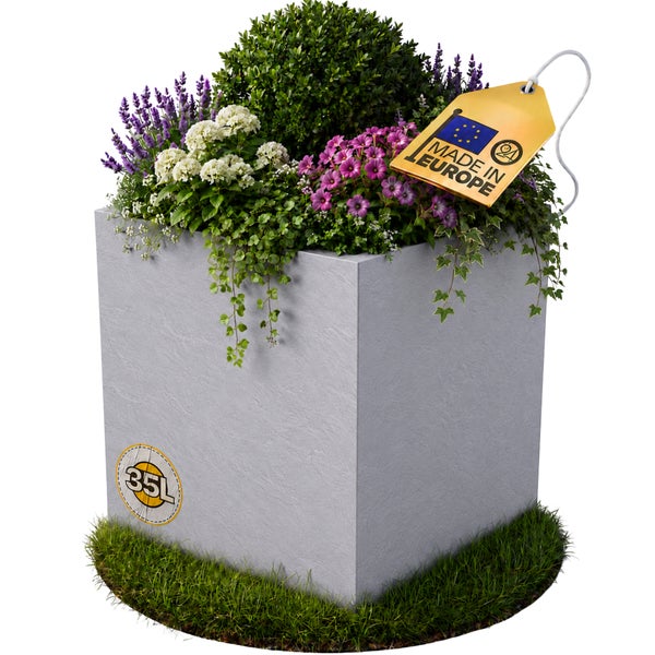 Quadratischer Pflanzkübel mit 35 Litern Fassungsvermögen, hergestellt in Europa, bepflanzt mit Lavendel, Blumen und einem Strauch.