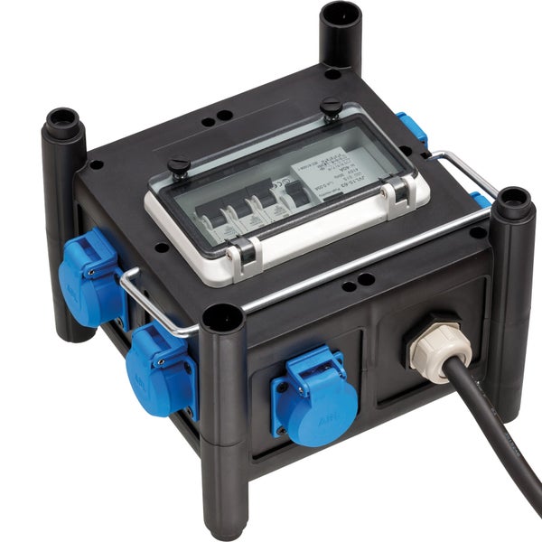 Baustromverteiler mit mehreren Steckdosen und Sicherungskasten