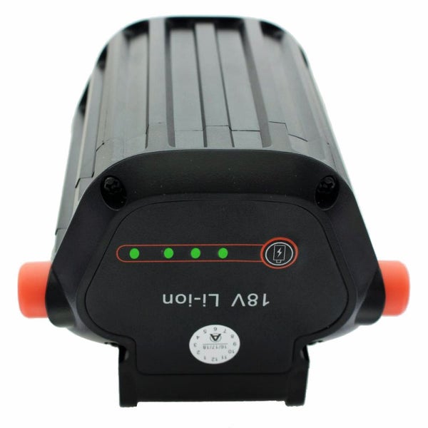 18 Volt Lithium-Ionen Akkupack mit LED-Ladestandsanzeige und seitlichen Entriegelungsknöpfen.