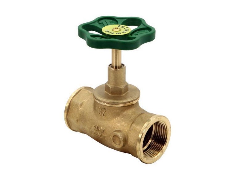 Absperrventil aus Messing mit grünem Handrad für Wasserleitungen.