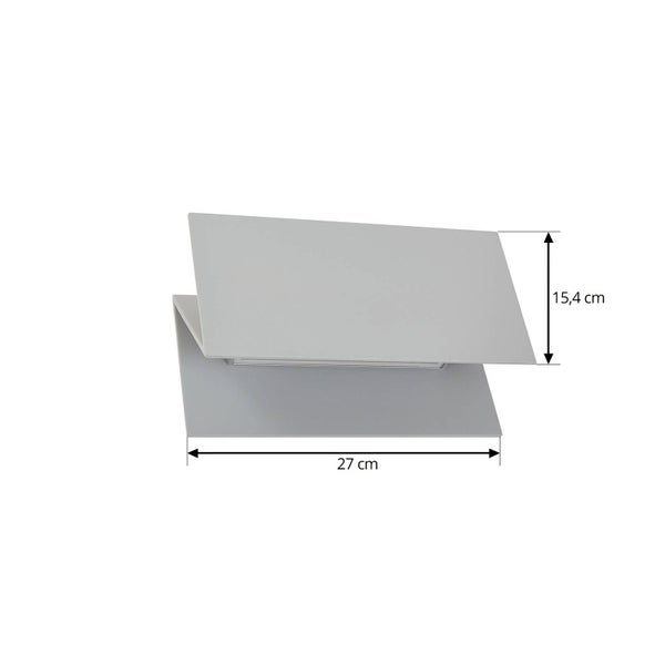 Graue Wandleuchte aus Metall mit Maßangaben von 27 Zentimeter Breite und 15,4 Zentimeter Höhe.