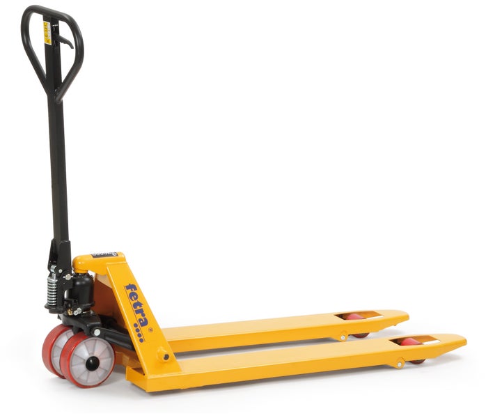 Gelber Gabelhubwagen für den Transport von Waren