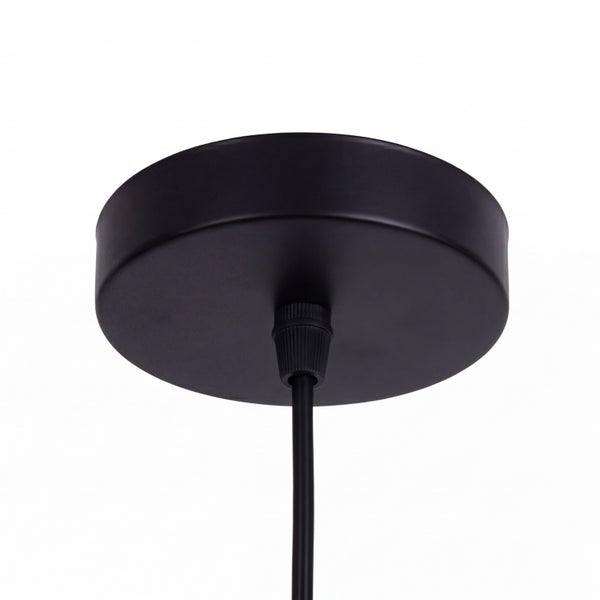 Schwarzer runder Deckenbaldachin aus Metall für Hängeleuchten mit schwarzem Kabel.