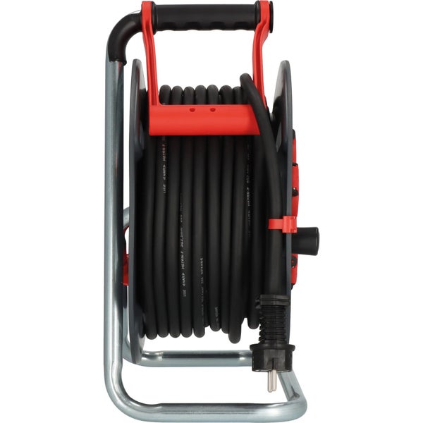 Kabeltrommel mit schwarzem Kabel und Metallrahmen