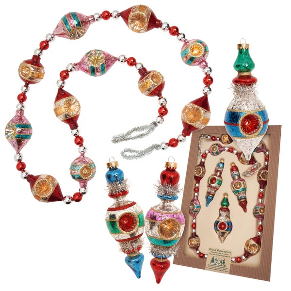 Glasschmuck mit Girlande und Sortiment im Karton