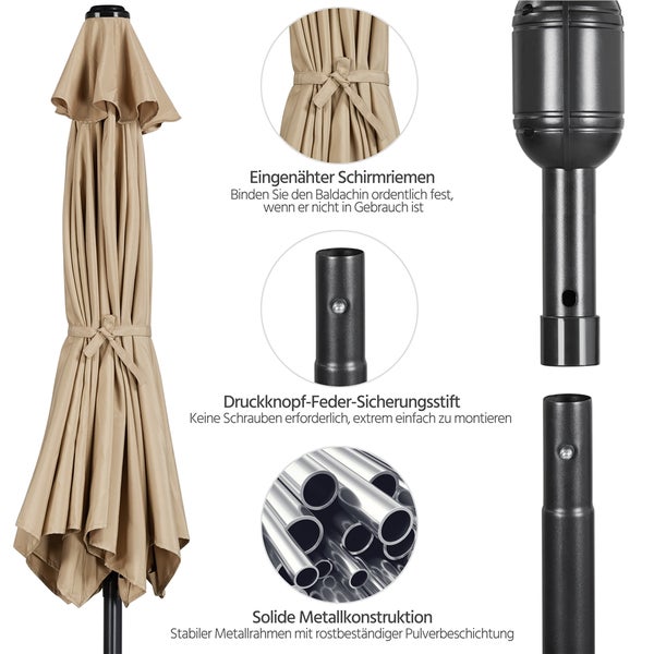 Details eines beigefarbenen Sonnenschirms mit Metallkonstruktion