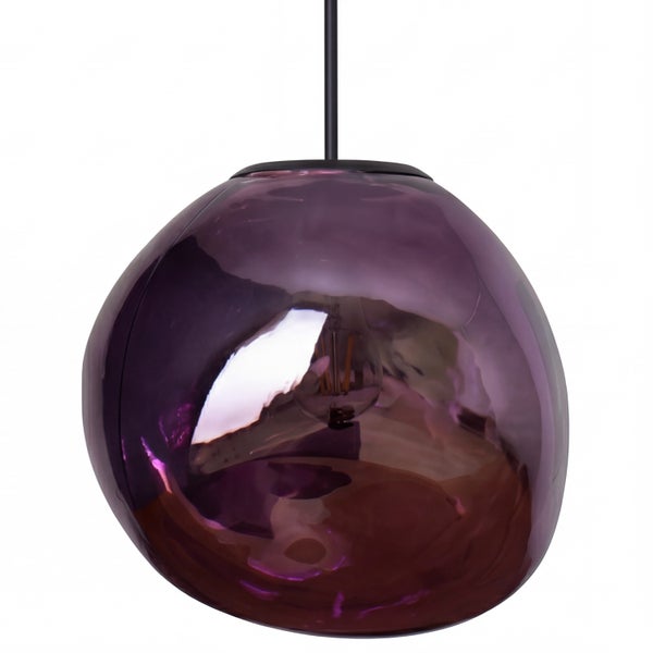 Pendelleuchte mit organisch geformtem Glasschirm in Violett und schwarzer Aufhängung.