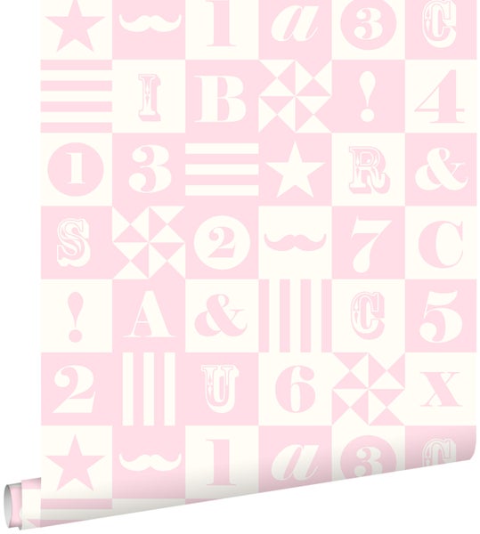 Tapetenrolle mit grafischem Muster aus Buchstaben, Zahlen und Symbolen