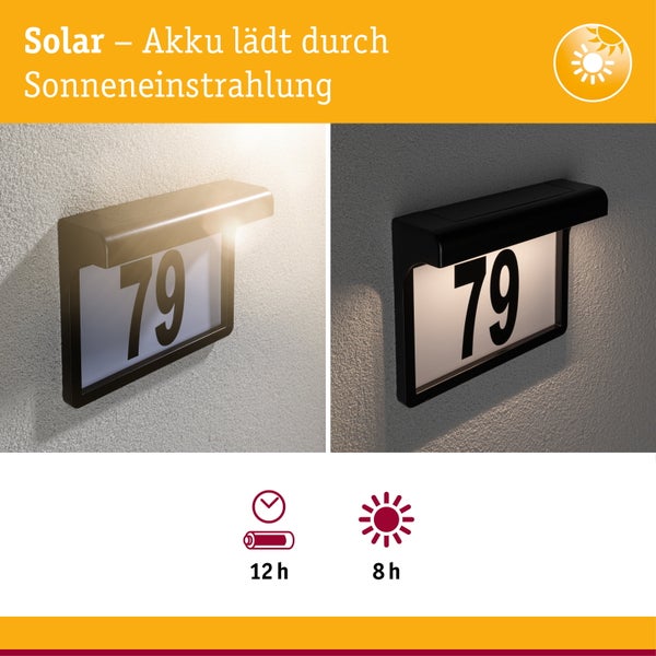 Solar-LED-Hausnummernleuchte lädt bei Sonnenlicht und leuchtet bei Nacht, Ladezeit circa 8 Stunden, Leuchtdauer circa 12 Stunden.