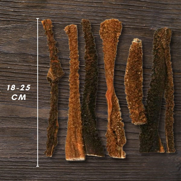 Verschiedene getrocknete Pansenstücke für Hunde, Länge 18 bis 25 cm.