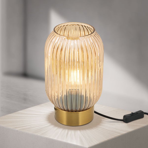 Tischleuchte mit geripptem Glasschirm und Metallfuß