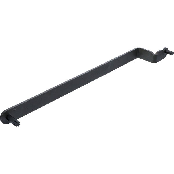 Satz Maulschlüssel in verschiedenen Größen auf einer Schiene