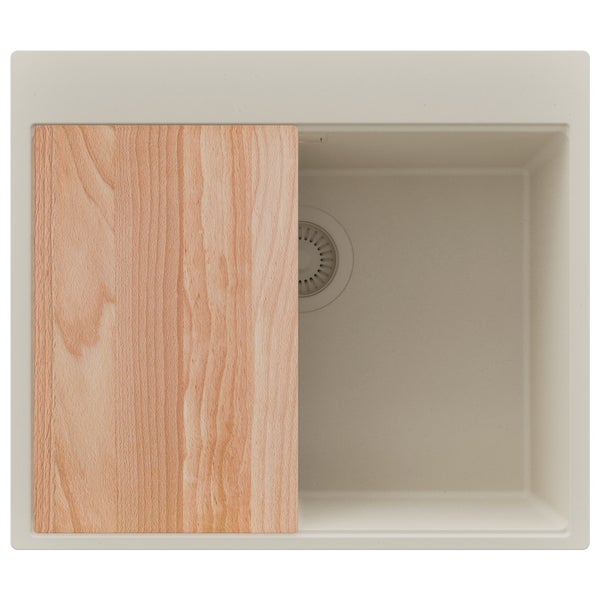 Spülbecken aus Stein mit Holzschneidebrett