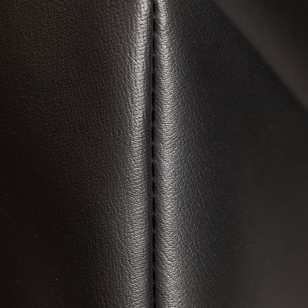 Schwarze Abdeckhaube für Beefer Grills mit Beefer Logo.