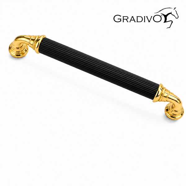 Möbelgriff mit schwarzem geriffeltem Mittelstück und goldfarbenen geschwungenen Enden. Gradivo Logo.