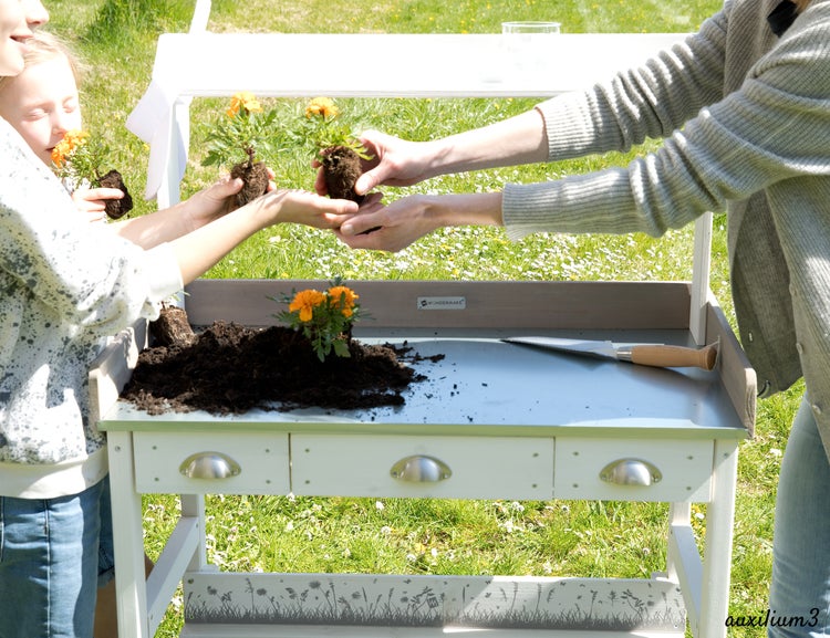 WONDERMAKE - Großer Pflanztisch weiß mit 3 Schubladen aus Holz wetterfest, Garten-Arbeitstisch XL für Outdoor draußen Balkon hochwertig, Gärtnertisch, weiß grau