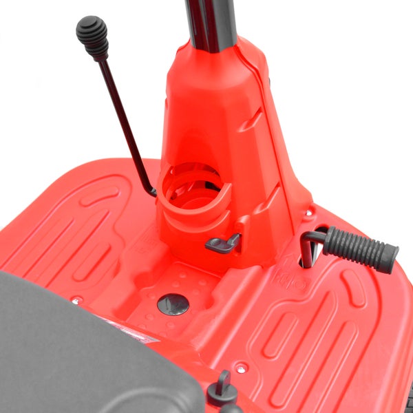 Detailaufnahme einer roten Aufsitzkehrmaschine mit Griffen und Hebeln