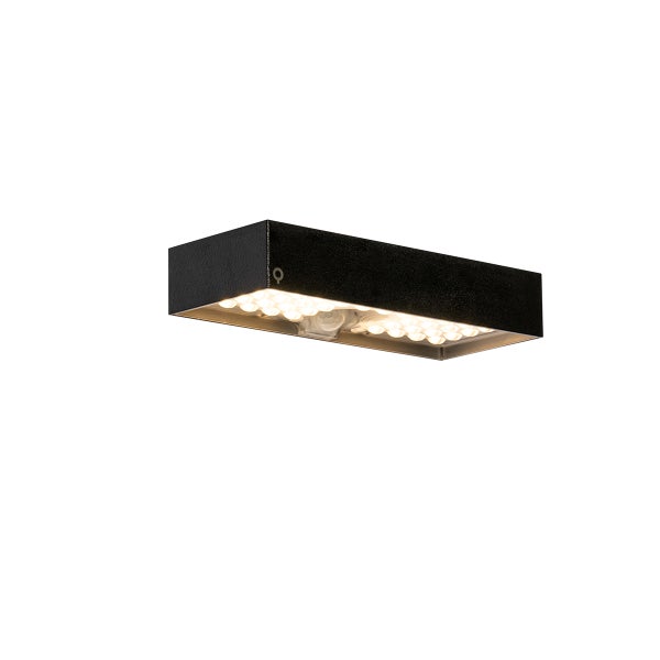 Rechteckige LED-Außenwandleuchte in Schwarz mit integriertem Bewegungsmelder.