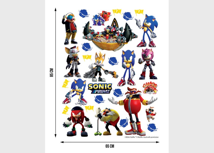 Wandsticker-Set Sonic Prime mit Charakteren wie Sonic, Knuckles und Doktor Eggman über einem hellen Schreibtisch im organisierten Kinderzimmer.