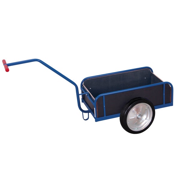 Einachsiger Handwagen mit blauem Metallrahmen, dunklen Holzwänden und einem langen Zuggriff mit rotem Handgriff.