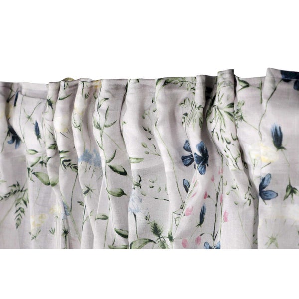 Gardine mit floralem Muster