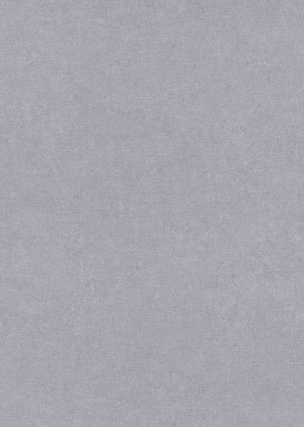 Dekoratives Regal mit Körben und Dekorationselementen für Wohnräume