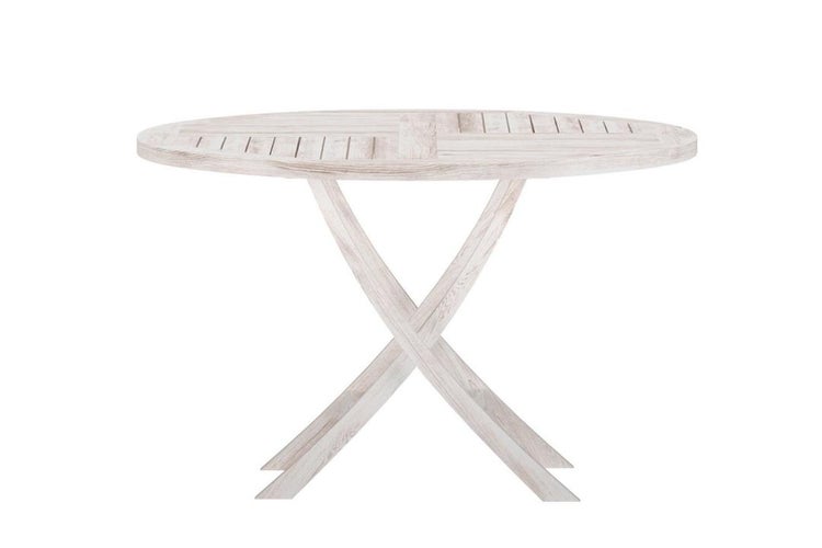 Runder Gartentisch aus Holz mit überkreuztem Gestell und Tischplatte aus Holzlatten.