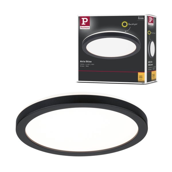LED Streifen Set mit Fernbedienung für die indirekte Küchenbeleuchtung, inklusive Netzteil und Zubehör in einem modernen Küchenraum.