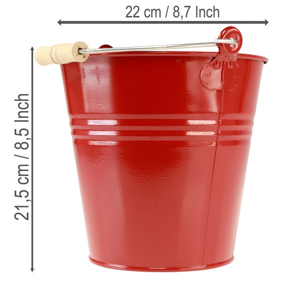 Roter Metalleimer mit Holzgriff, Durchmesser 22 Zentimeter und Höhe 21,5 Zentimeter.