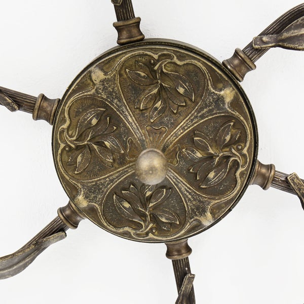 Detailansicht Deckenleuchte mit floralem Muster