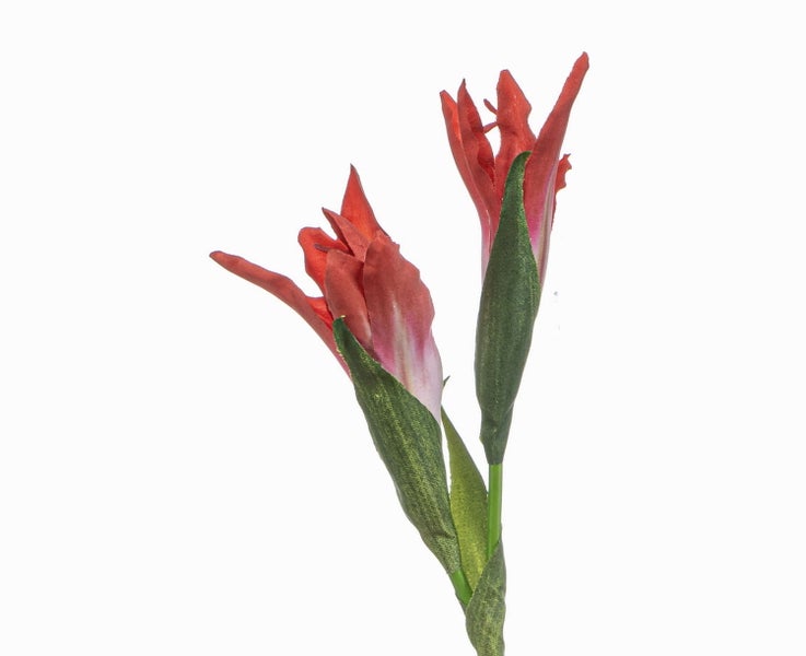 Künstliche Rose in Rosa mit grünem Stiel und grünen Blättern.
