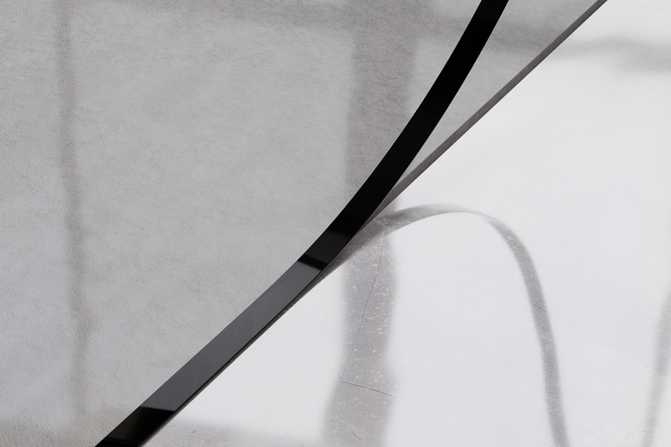 Detailansicht einer Duschkabine mit schwarzem Rahmen