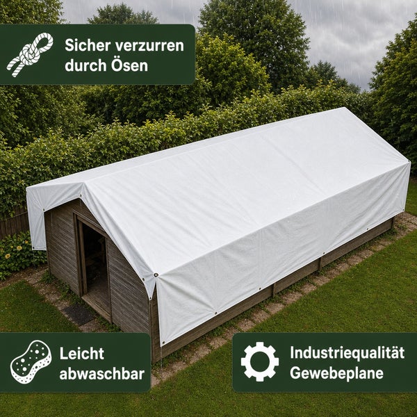 Eine industrielle Gewebeplane deckt ein Gartenhaus ab. Die Plane ist abwaschbar und hat Metallösen zur sicheren Befestigung bei jeder Witterung.